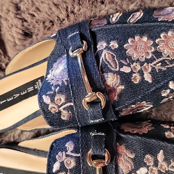 NWOT Steve Madden Denim & Embroidered Slip Ons - Picture 4 of 4